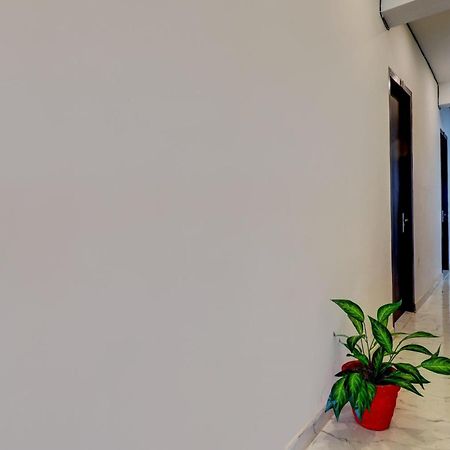 Hotel O Om Pushp Residency Mathura Bagian luar foto