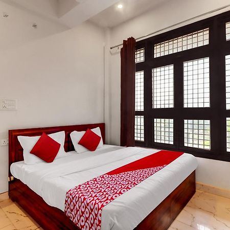 Hotel O Om Pushp Residency Mathura Bagian luar foto