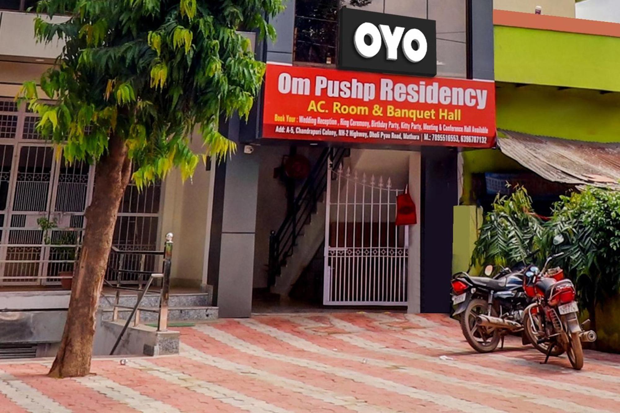 Hotel O Om Pushp Residency Mathura Bagian luar foto
