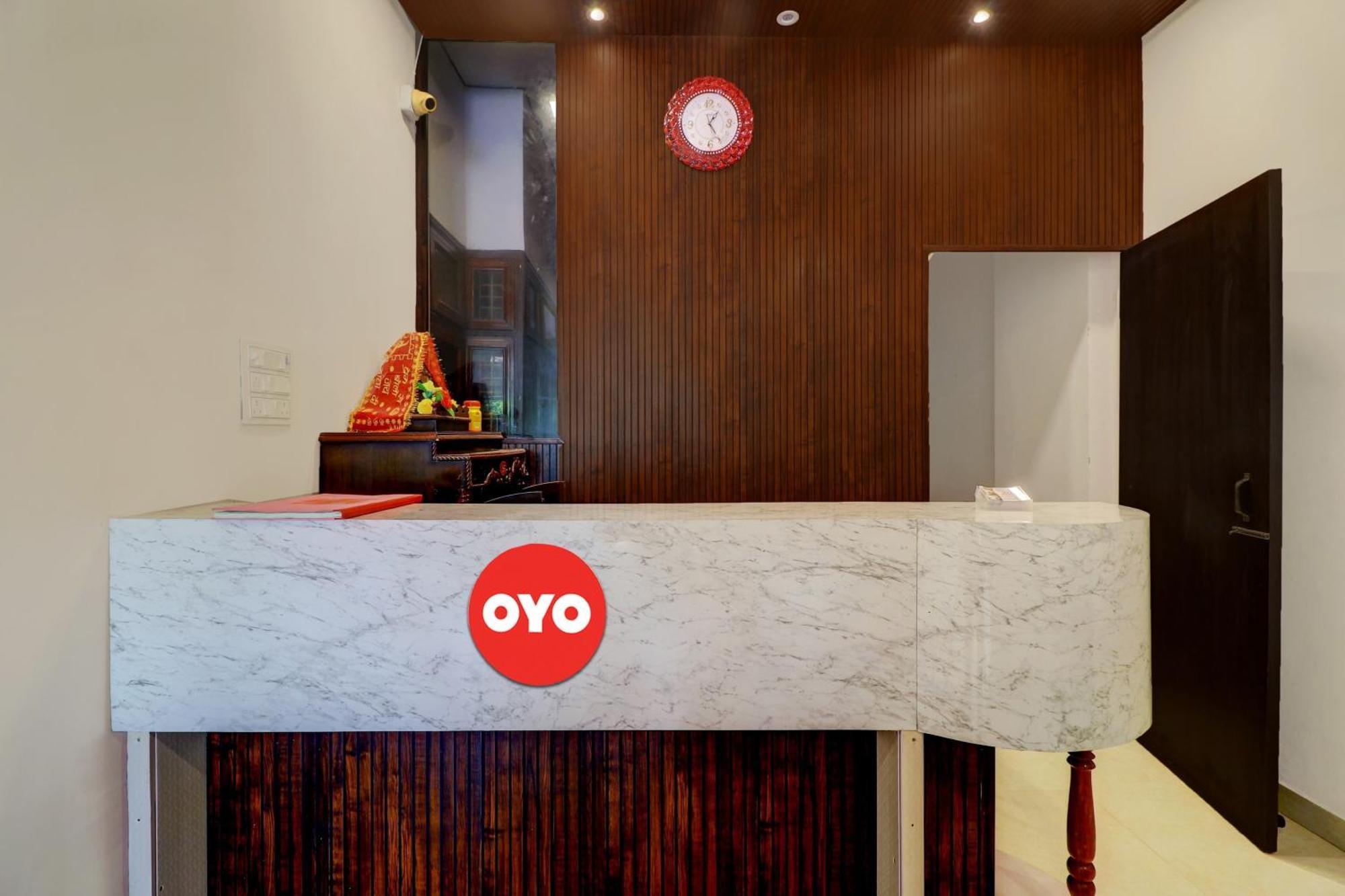 Hotel O Om Pushp Residency Mathura Bagian luar foto