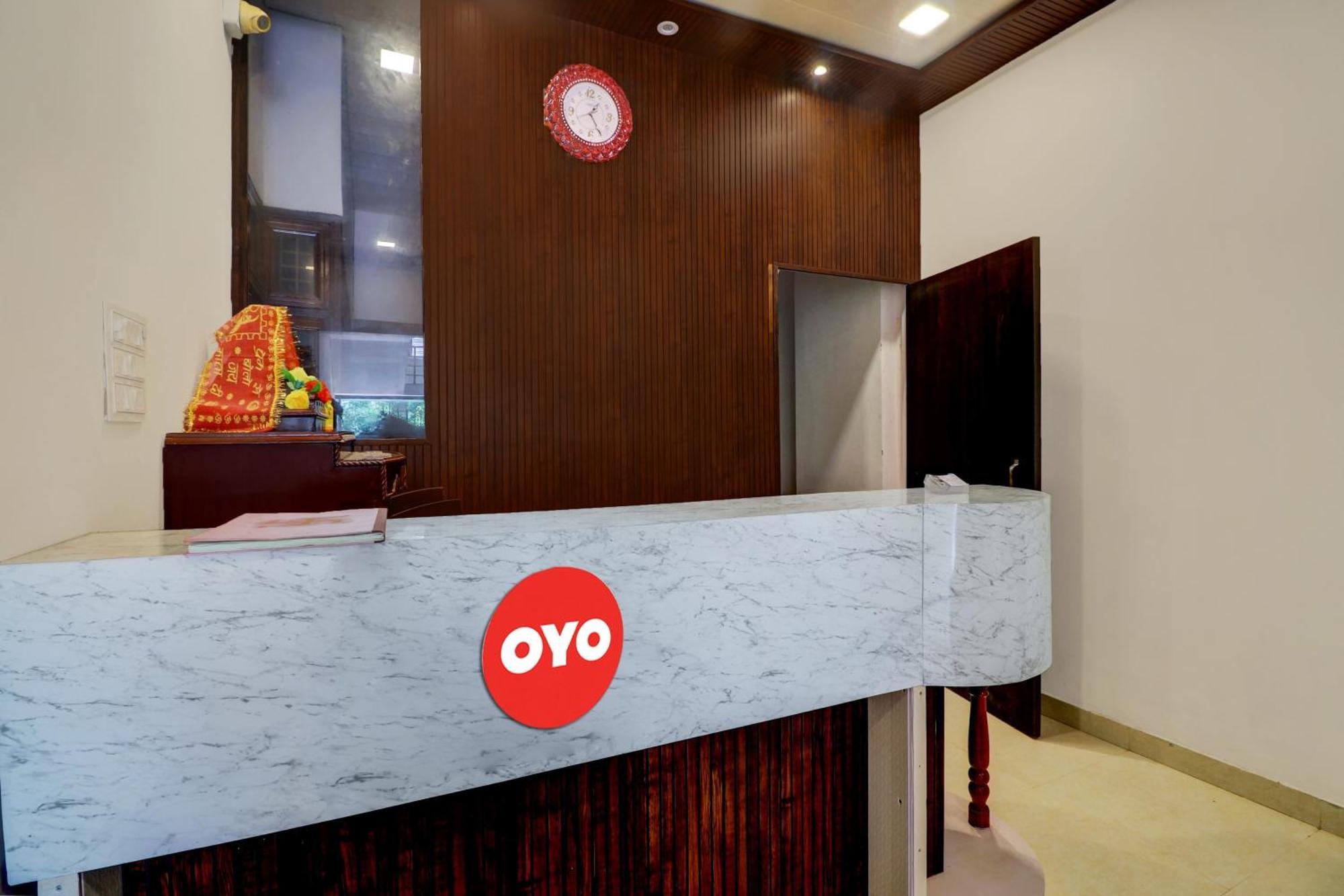 Hotel O Om Pushp Residency Mathura Bagian luar foto