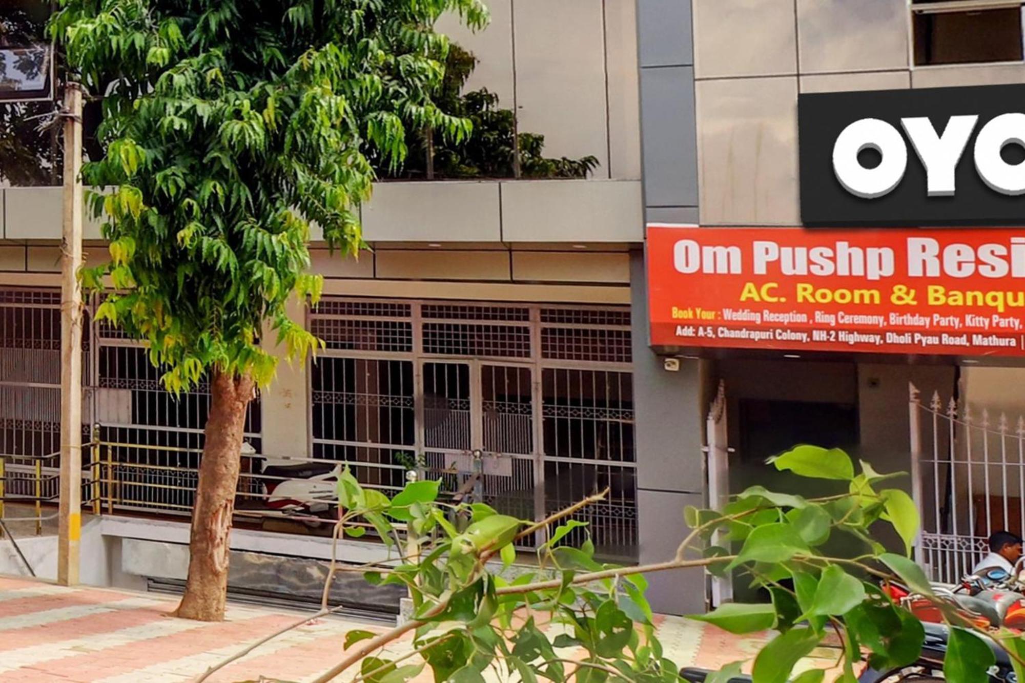 Hotel O Om Pushp Residency Mathura Bagian luar foto