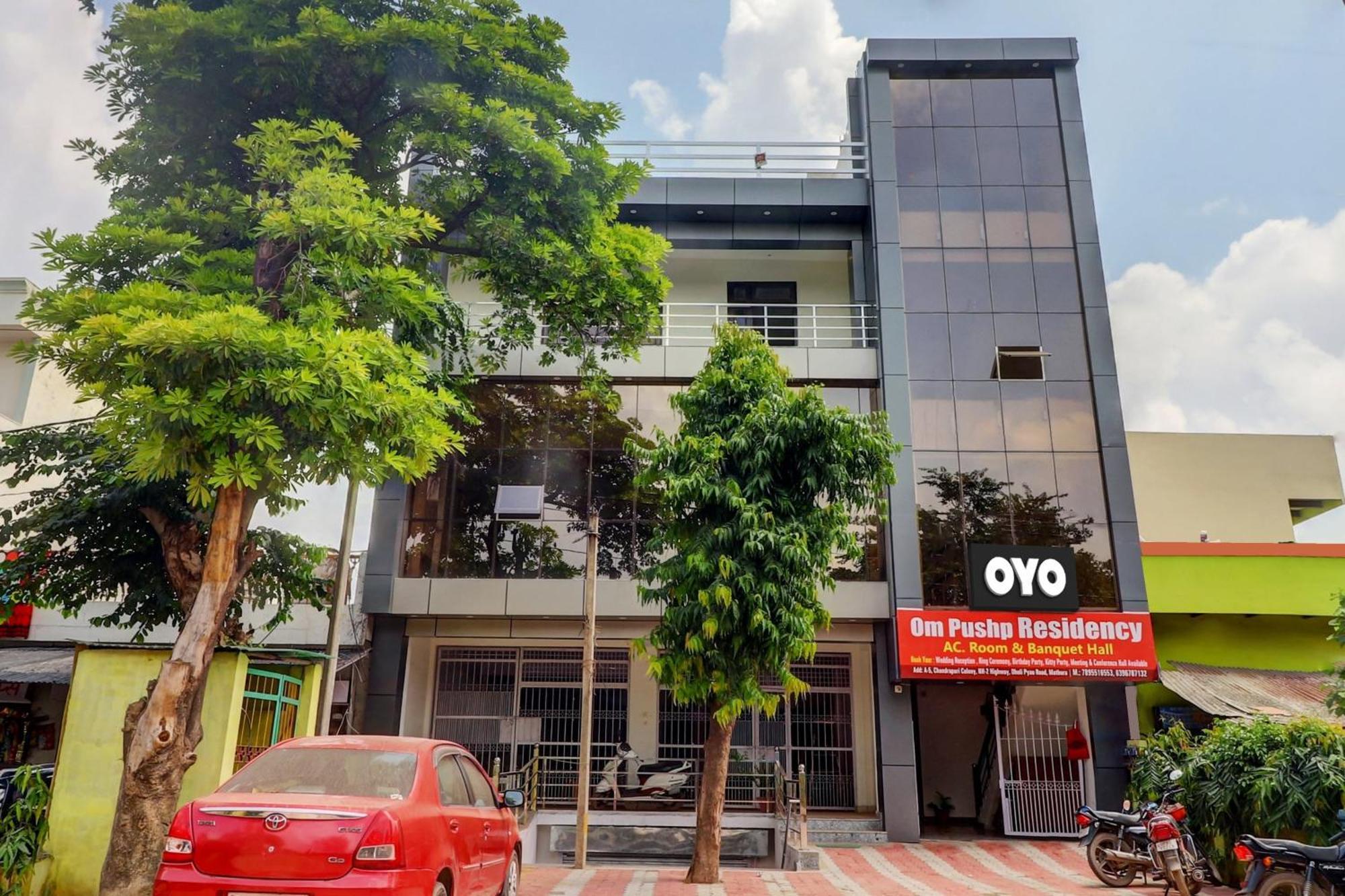 Hotel O Om Pushp Residency Mathura Bagian luar foto